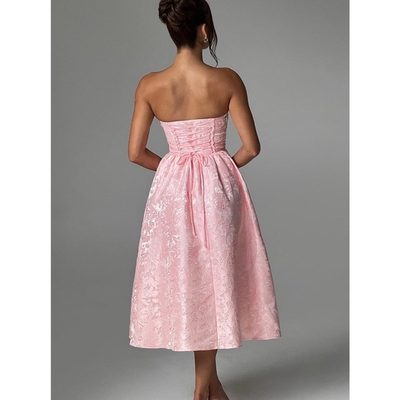 New Blush Pink Strapless Dress - Picture 4 of 10